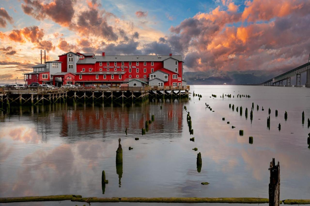 Cannery Pier Hotel & Spa Astoria Exterior photo