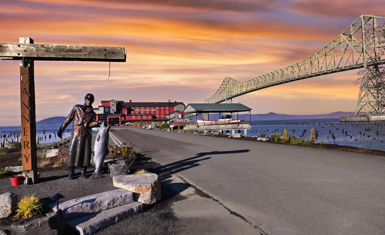 Cannery Pier Hotel & Spa Astoria Exterior photo