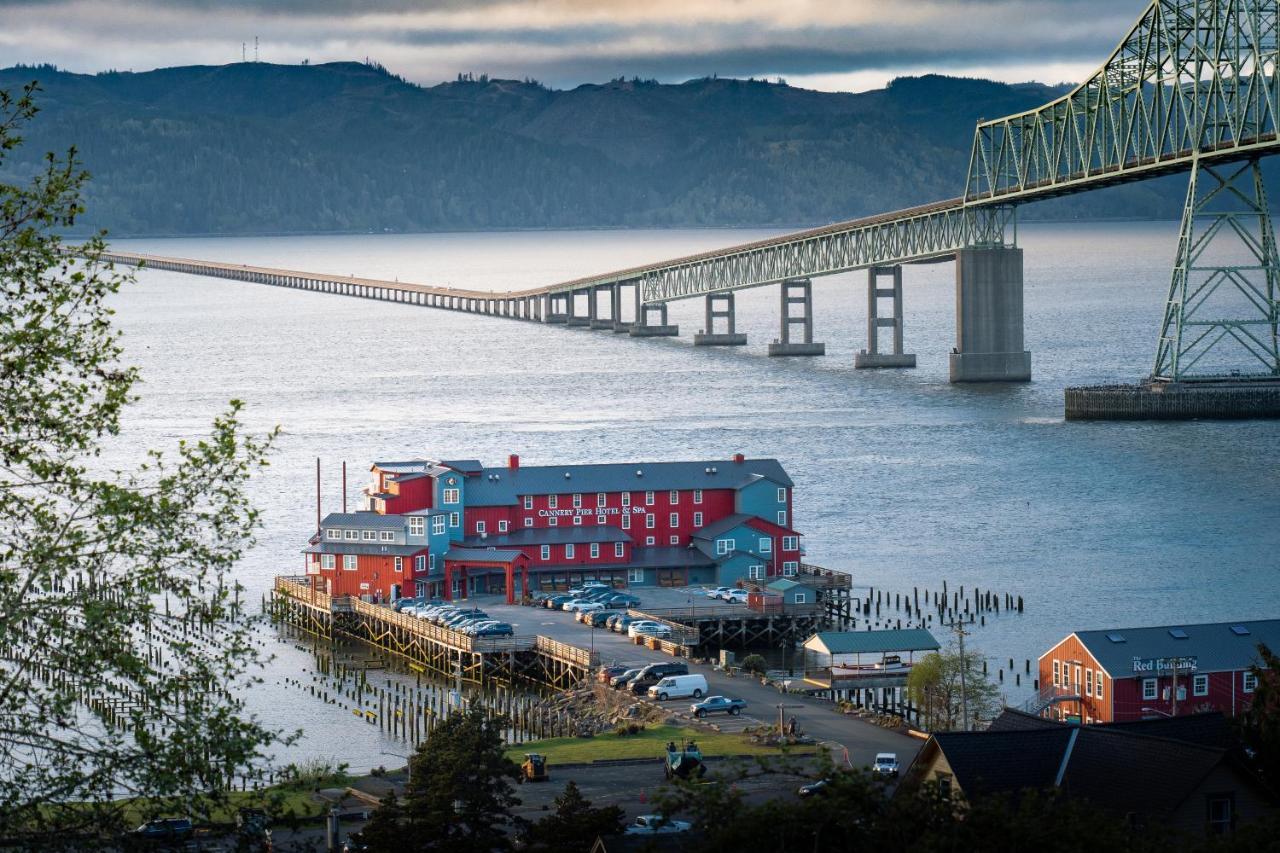 Cannery Pier Hotel & Spa Astoria Exterior photo