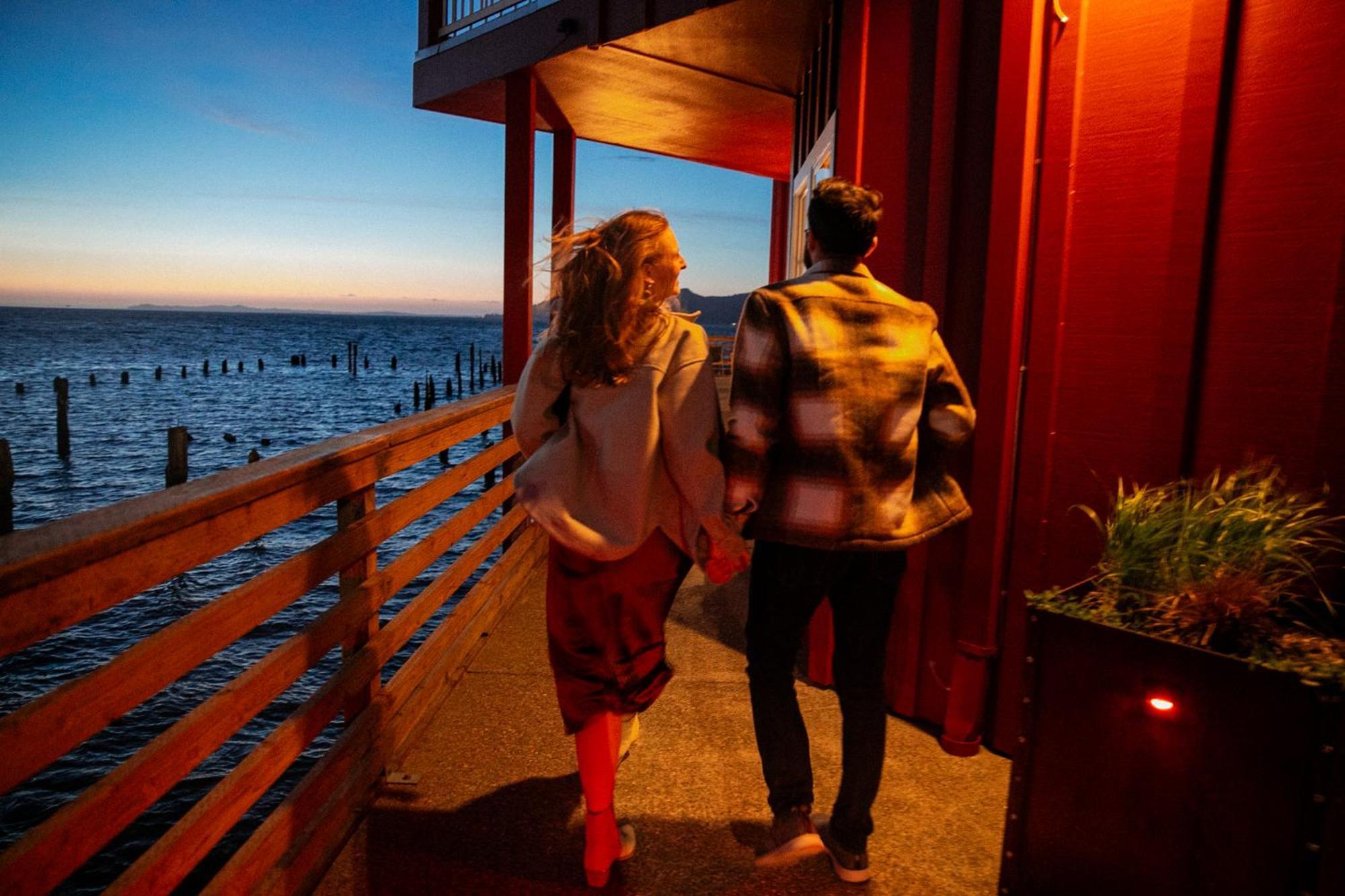Cannery Pier Hotel & Spa Astoria Exterior photo